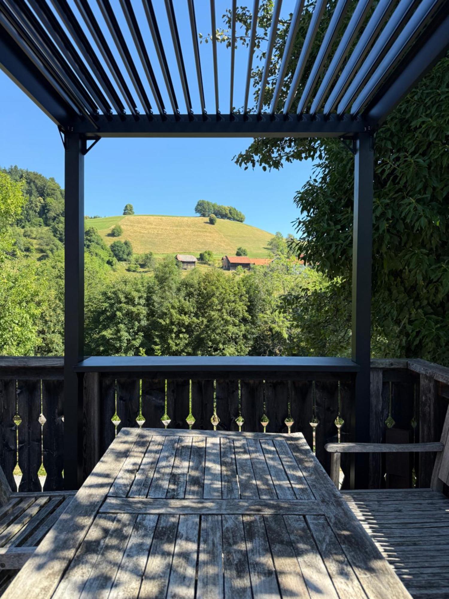 Stunning Hills View *